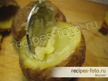 Картофель с начинкой запеченный в духовке в мундире