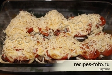 Котлеты запеченные в духовке с помидором, грибами и сыром