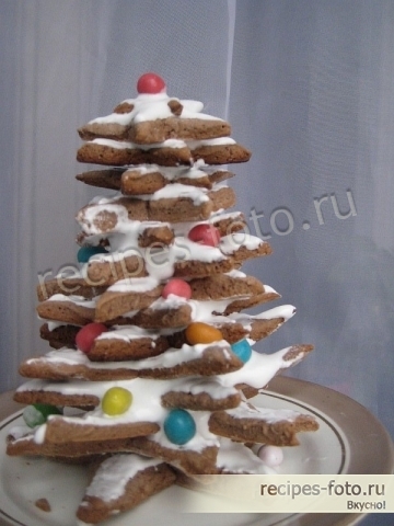 Новогодний торт "Елка" из имбирного печенья