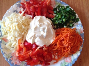 Салат «Радуга» с корейской морковкой и мясом 