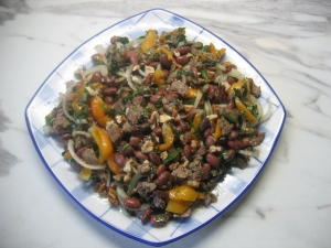 Салат "Тбилиси" с говядиной и фасолью 