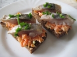 Бутерброды с селедкой и морковью на черном хлебе: рецепт праздничной закуски 