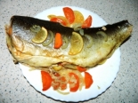 Сочная горбуша в духовке запеченная целиком с морковью, луком и лимоном 