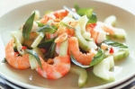 Новогодний рецепт салата с креветками